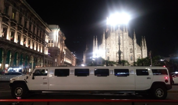 LIMOUSINE HUMMER H2 - fino a 12 passeggeri