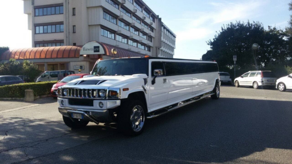 LIMOUSINE HUMMER - fino a 12 passeggeri